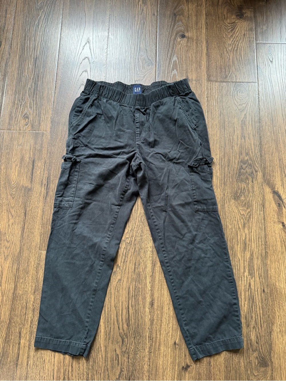 GAP Women’s Black Cargo Jogger Pants